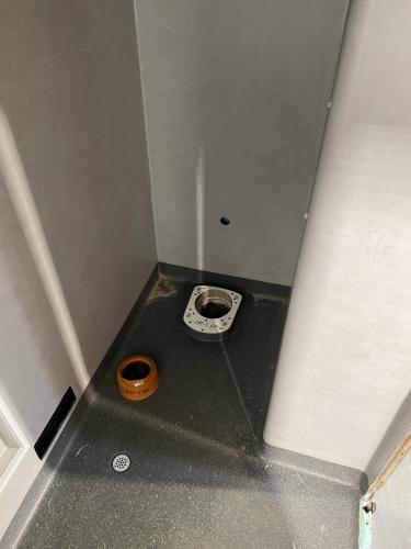 renolak-renovace-zachodu-wc-vagonu-typu-145-IMG 1905