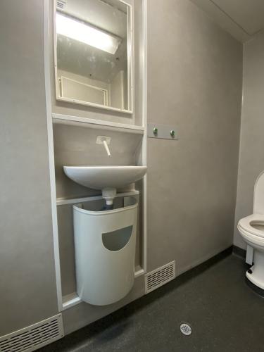 renolak-renovace-zachodu-wc-vagonu-typu-145-IMG 1932