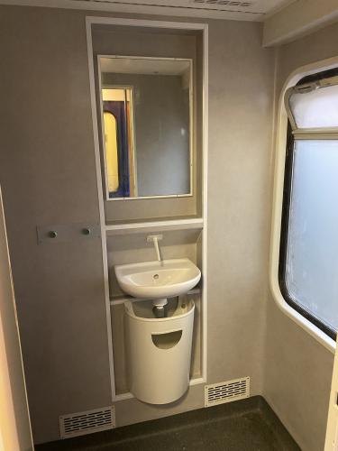 renolak-renovace-zachodu-wc-vagonu-typu-145-IMG 1937